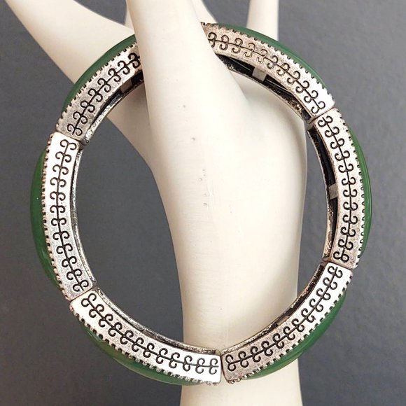Green and silver stretch bracelet - Picture 3 of 9